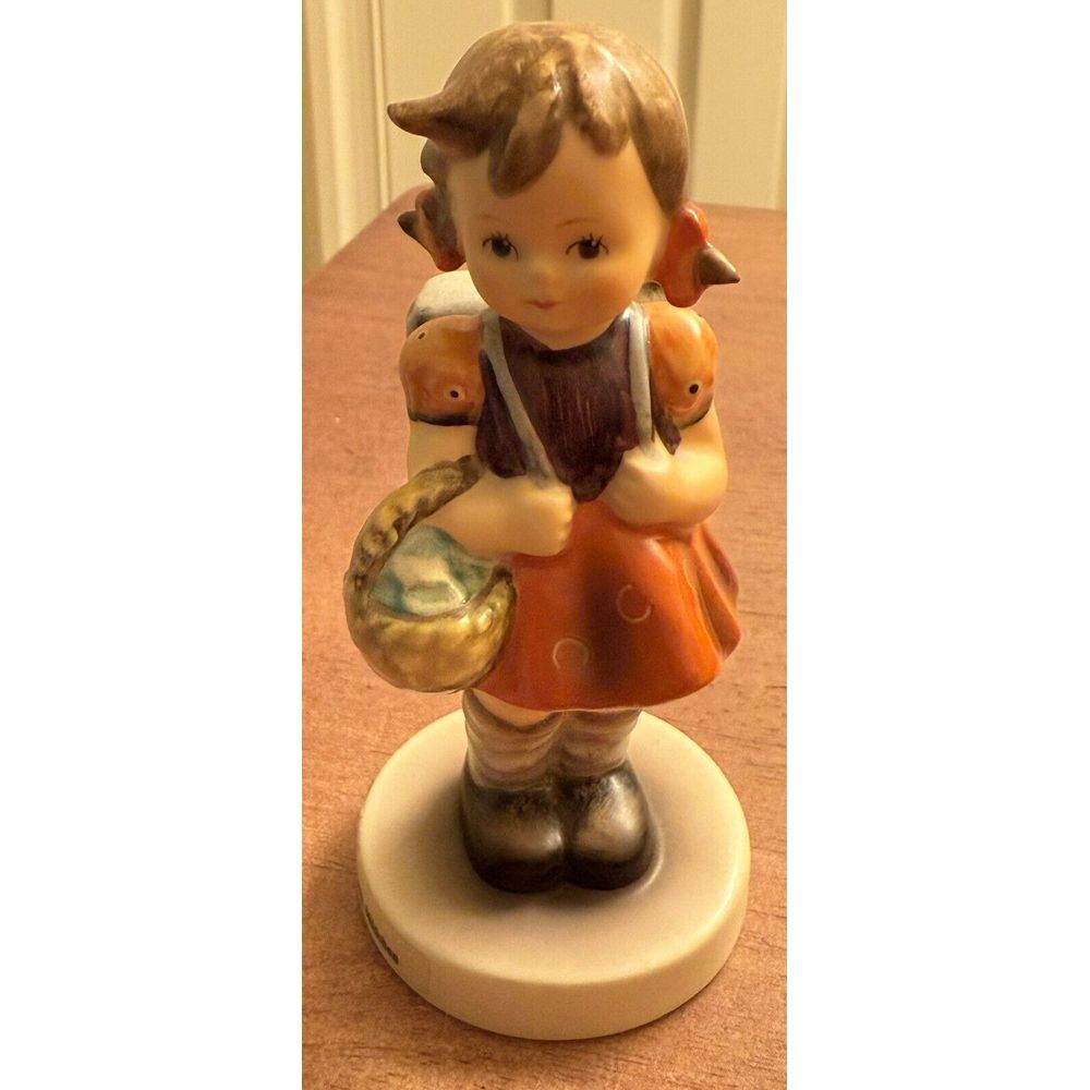 Vintage GOEBEL HUMMEL GERMANY SCHOOL GIRL ERSTER‎ SCHULGANG MADCHEN FIGURINE
